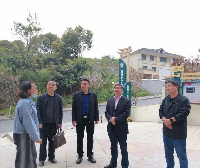 郭从军一行调研夷陵区智慧职工书屋建设情况