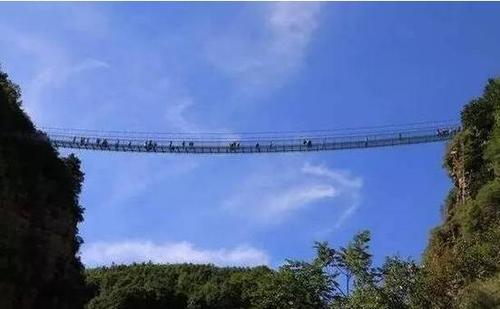 河北出台玻璃栈道地方标准 带你看看这些高空玻璃栈道