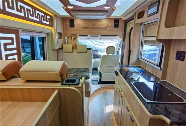 新款大通v90房车,特价现车上海展