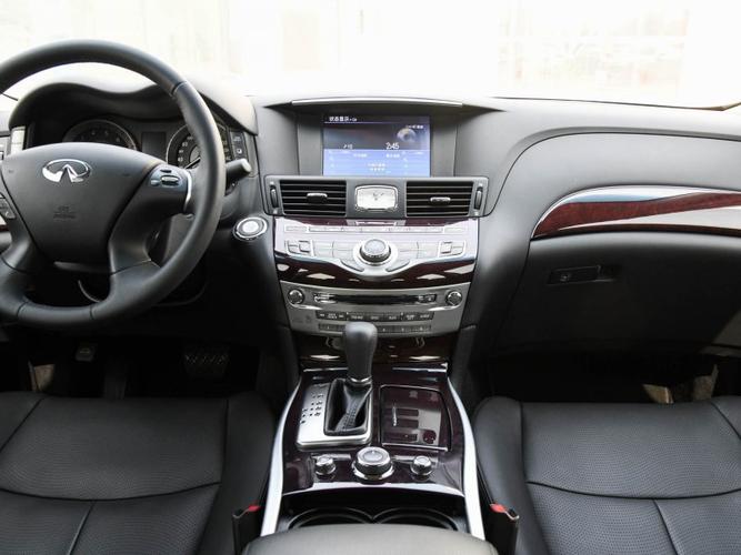 英菲尼迪(进口) 英菲尼迪q70 2019款 q70l 2.0t 悦享版 plus