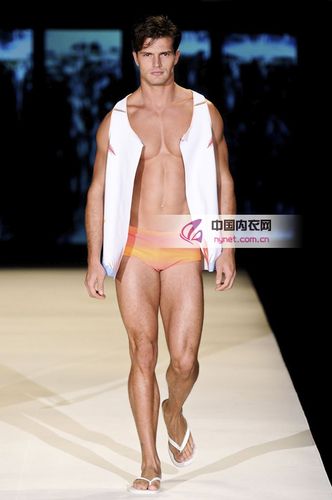 blue man2013春夏男士泳装走秀