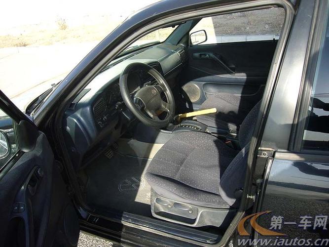 北京朝阳区二手 帕萨特b4-2.0-at中型车 黑色 深内饰