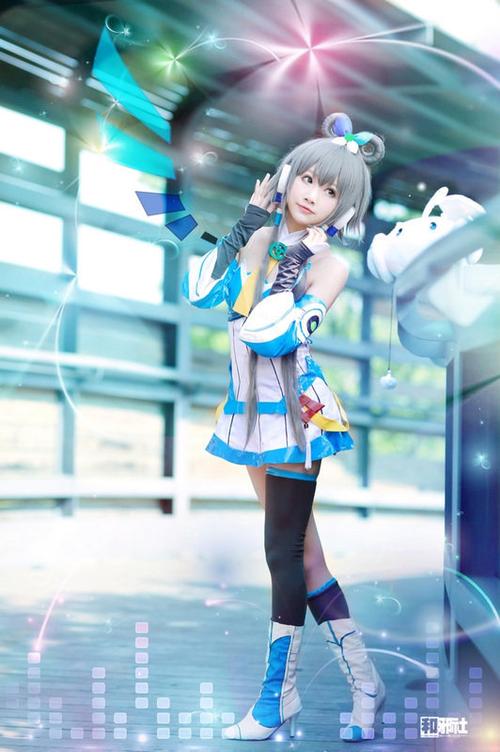 相信从去年的cp11开始,大家对v 中国展台的真人洛天依coser印象深刻