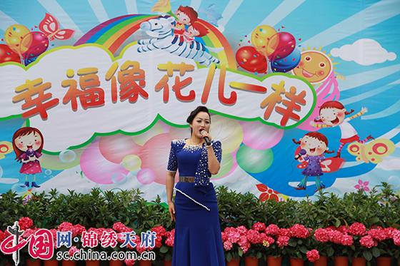 成都市东光实验小学开展"幸福像花儿一样"六一庆祝活动