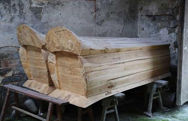 梦见棺材是什么意思?