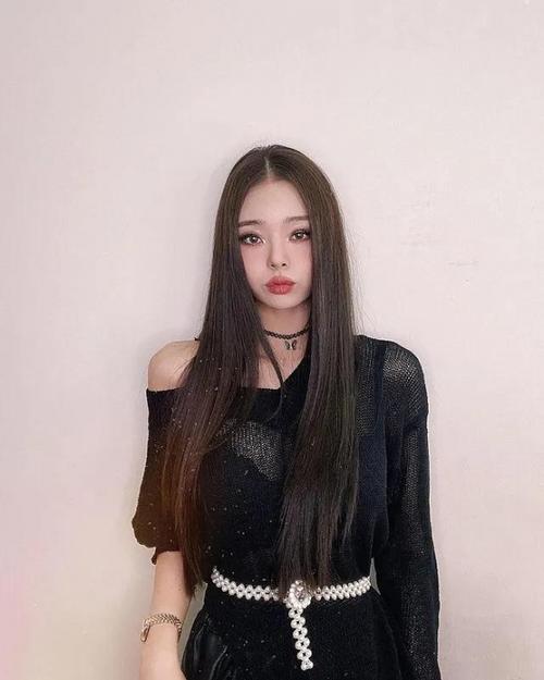 蜂腰细臀堪称人间尤物又野又欲的韩国美女宋智雅