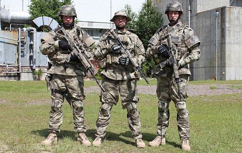 [分享] a-tacs 次世代カモフラージュ & 光学迷彩