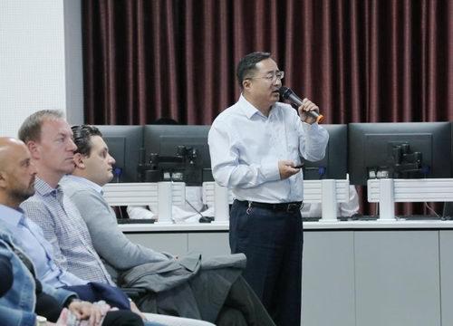 2010年8月,在相隔14年之后,张洪平又回到了再熟悉不过的电网调控运行