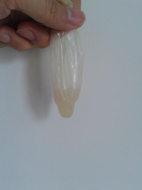 做爱后发现避孕套有个针孔大小的洞