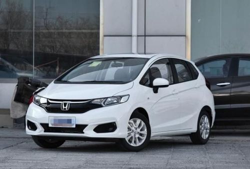 开了日产骐达,再开本田飞度