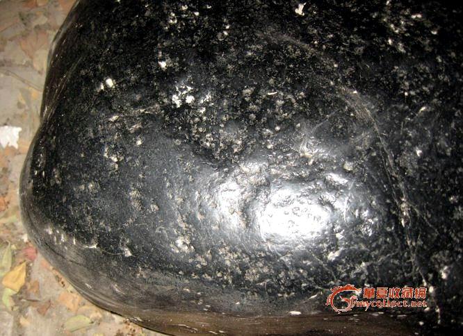 赛宝〕和田墨玉籽料原石/重460公斤/46万克附证书