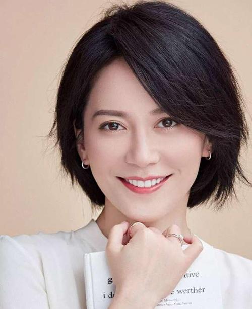 刘涛状态真好一个发箍减龄20岁分享适合40女人的短款发型