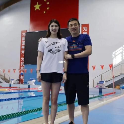 像张雨霏这样的身材类型!肩宽 !我还不够白 怎么搭配衣服!