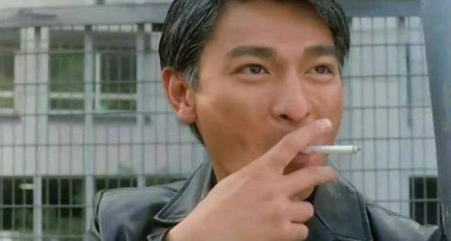 刘德华解锁6种抽烟动作,动作不同气质不同,最霸气的应该是第3种