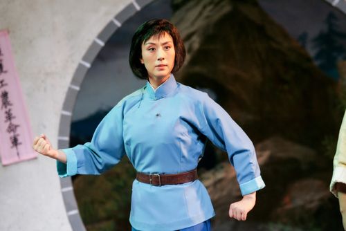 专访|上海京剧院梅派大青衣史依弘:《杜鹃山》才是真正的"大女主"戏