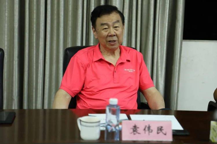 原国家体育总局局长,女排主教练袁伟民,原广东省