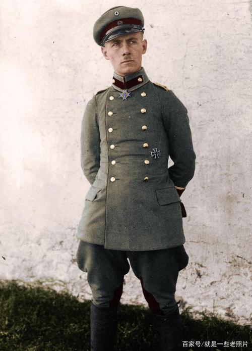 年轻的隆美尔上尉,战场上的法军士兵,一组一战时期的