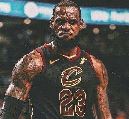 勇士队格林抠詹姆斯眼睛大图曝光! 网友: 真狠啊, 真下得去手