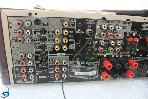 天龙avr2600功放低音炮接口在那?