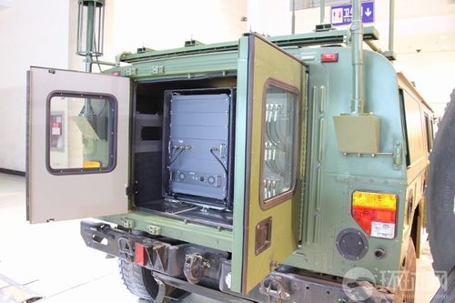 能让手机信号瞬间全无猛士军车(组图)