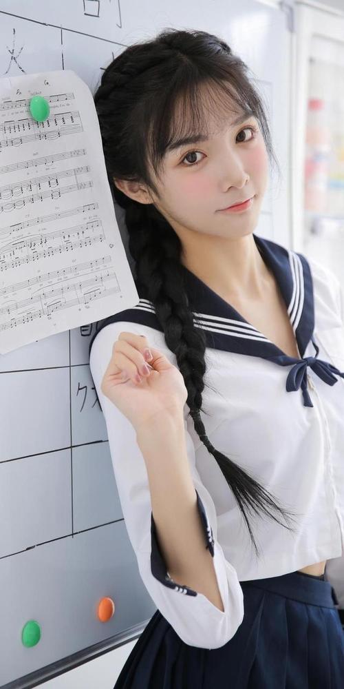 等你下课双马尾校服小学妹