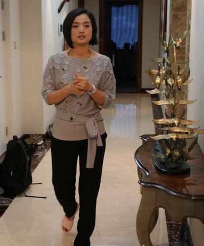 歌手白雪确实不怎么显老,但被夸成少女,谁家少女长这样?