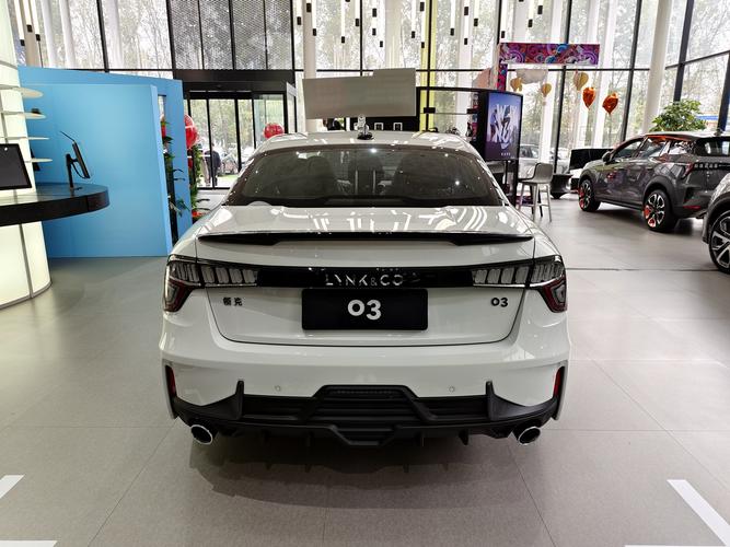 5t发动机 实拍领克03入门版 配置够用吗?