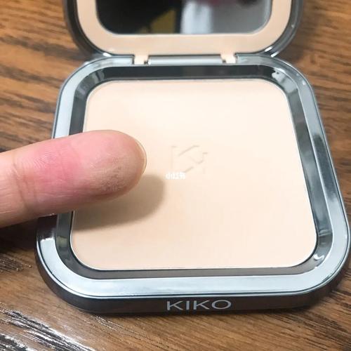 kiko粉饼_粉饼_黄皮_粉扑_kiko怎么样_雾面_自然色_粉刷_干湿两用