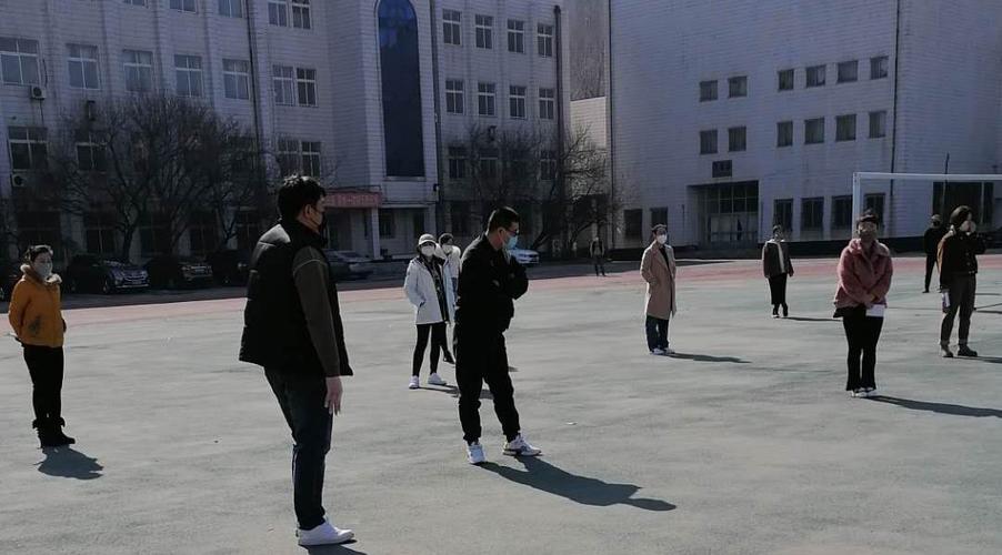 凝心聚力抗疫情 全力以赴保复学---鞍山市新元高中疫情防控应急演练