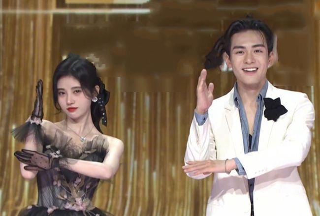 慕南枝这部剧追定了戏外鞠婧祎与曾舜晞首次合作舞台甜翻了