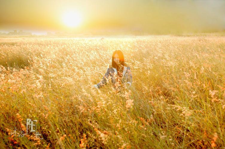 女人拥抱阳光唯美图片(3)