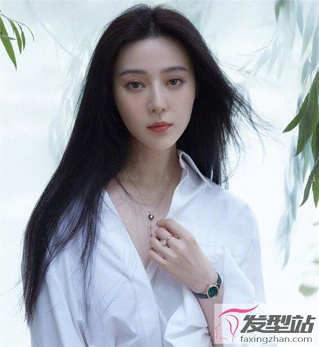 范冰冰久违的杂志封面,清纯仙气的黑长直,如此迷人的发型,让人有