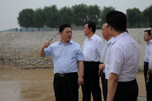 利津县陈庄镇道口村人,1964年2月生,大学学历,中共党员.
