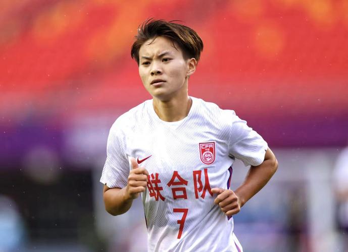 面对实力不俗的山东女足,北京女足本场比赛以稳为主,排出5后卫阵型