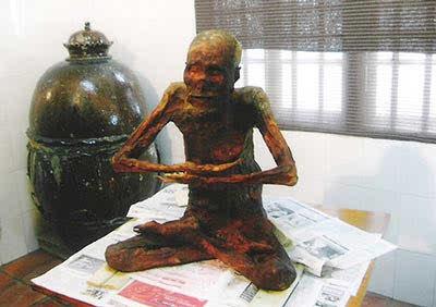 图片:神啊``和尚圆寂3年身体不腐 死后6天脸色仍红润