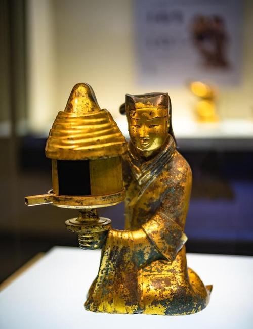 看完了文物介绍,汉朝还是罗马,你更愿意去哪儿了?