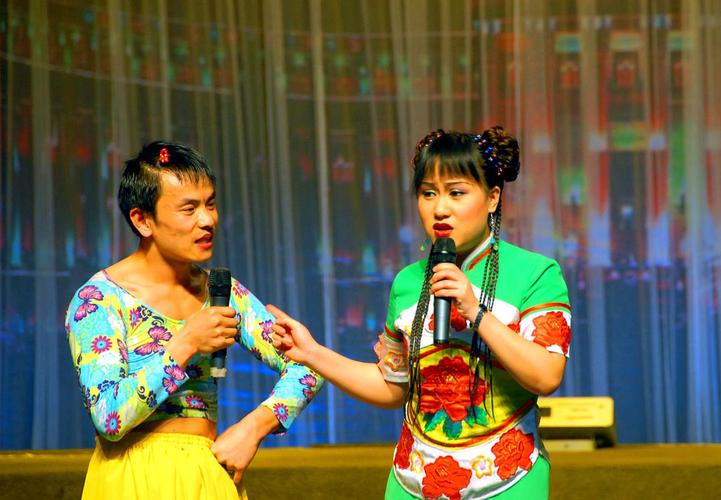 二人转 起源于萨满男女交媾 是一项风靡帝国的满洲特色娱乐活动