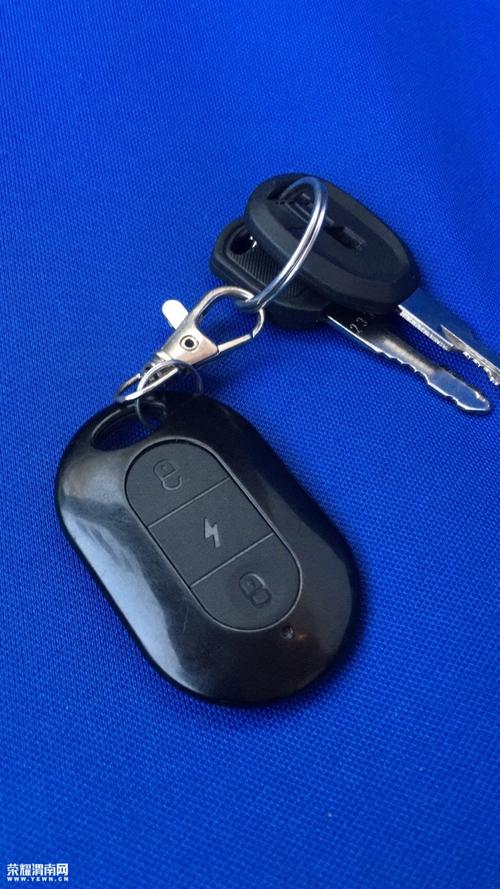 陕et0748的哥雷兴捡到一个小刀电动车钥匙!