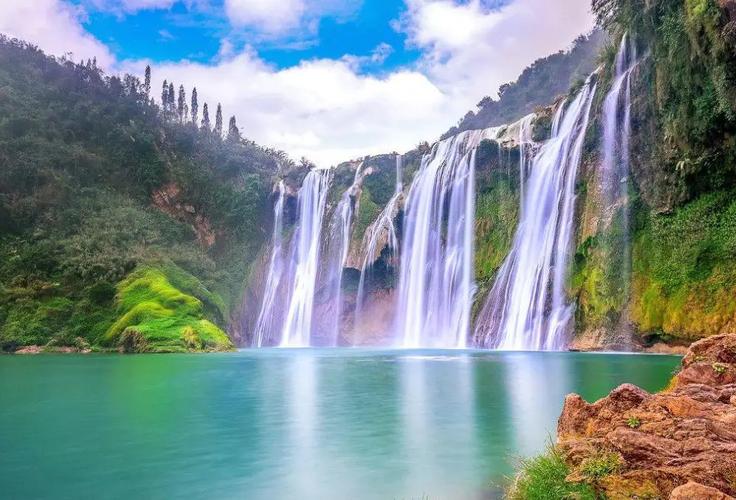 云南一处瀑布奇观,是"中国最美六大瀑布"之一,景色比肩黄果树