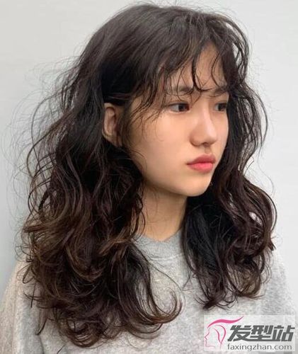 女生适合烫什么卷发波纹卷发灵动显发量