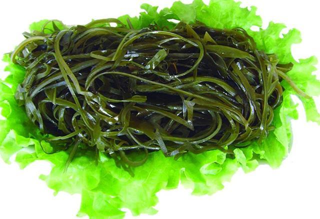 海带里面也含有钙元素,钙对胎儿的生长发育以及骨骼发育,都会起到一