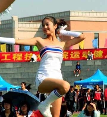 厦门集美大学校花曝光 清新堪比奶茶mm(图)