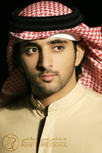 做梦都想变人种,变成阿拉伯美男!  你想变吗?