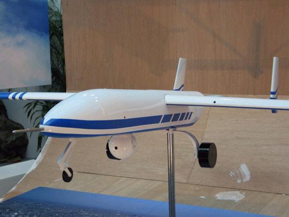 资料图:台湾自行研制的中翔二号无人机模型   东方网消息,据俄塔