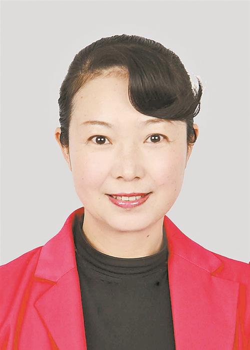 历任省教育厅机关党委助理调研员,机关工会主席,弥渡县委副书记(挂职)