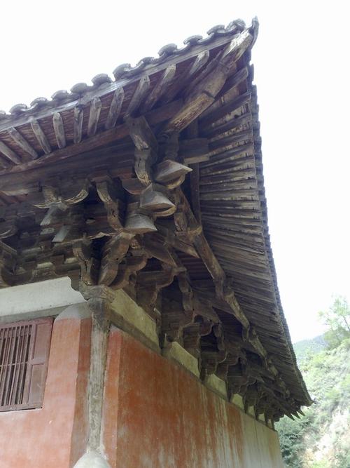 东大殿后部斗拱结构(转角铺作)2.jpg