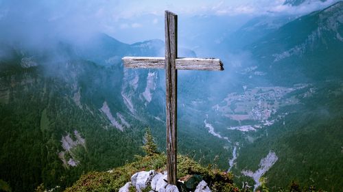 野外的十字架图片大全-风景壁纸-高清风景图片-第10图
