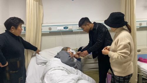 农村老人生病住院难医生各种要求不能这样不能那样花钱又难受