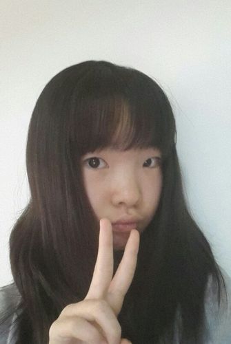 这是我们学校校花,六年级,学习挺好的,你们感觉咋样?