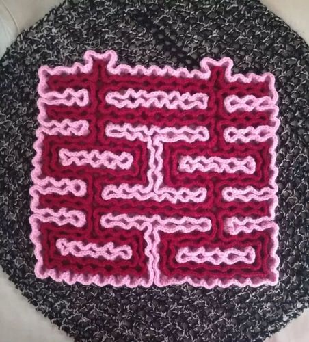 4.沿着红囍字钩一圈粉色轮廓,双喜字成功.